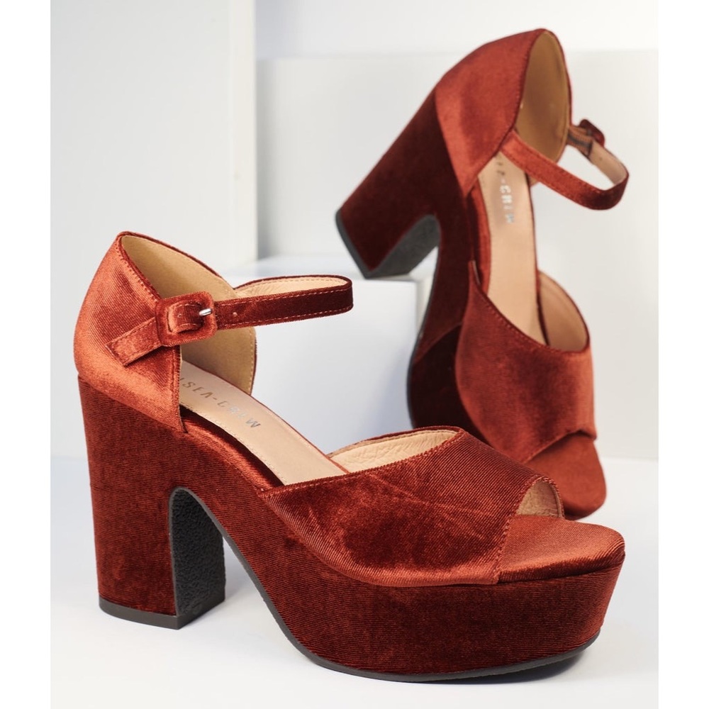 Unique Vintage Chelsea Crew Rust Velvet Peep Toe Platform Heels